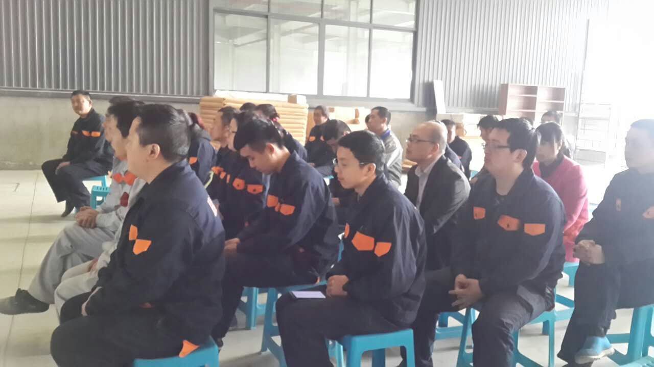 香蕉成人在线网站欧迪办公家具季度安全生产培训