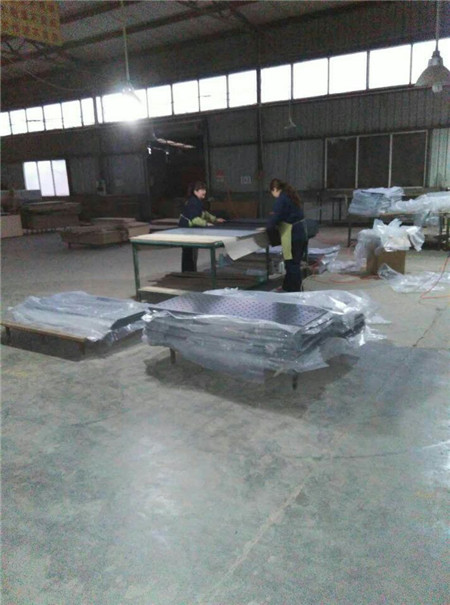 钢木办公家具香蕉成人在线网站欧迪生产车间