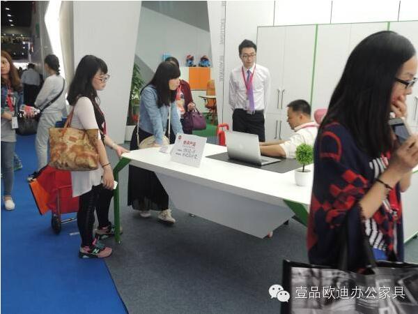 回顾香蕉成人在线网站欧迪办公家具2015年广州家具展盛况
