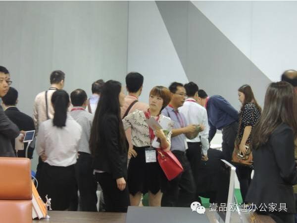 回顾香蕉成人在线网站欧迪办公家具2015年广州家具展盛况 回顾香蕉成人在线网站欧迪办公家具2015年广州家具展盛况