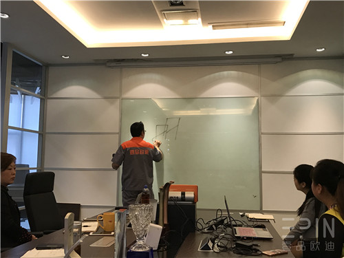 香蕉成人在线网站欧迪办公家具董事长张晓帆张总会议讲话