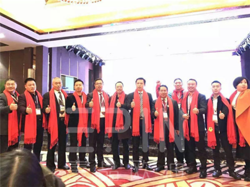 祝贺香蕉成人在线网站欧迪成为四川办公家具企业中首家“中国百强牛商互联网+示范基地”